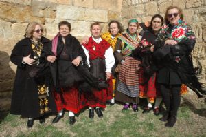 FIESTA EN HONOR DE SANTA ÁGUEDA EN VENIALBO 2017