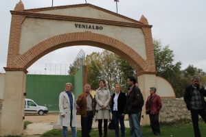 LA SUBDELEGADA DEL GOBIERNO VISITA VENIALBO.